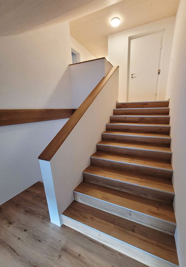 KochMatthiasGmbH_Referenzen_Treppenhaus_Parkett